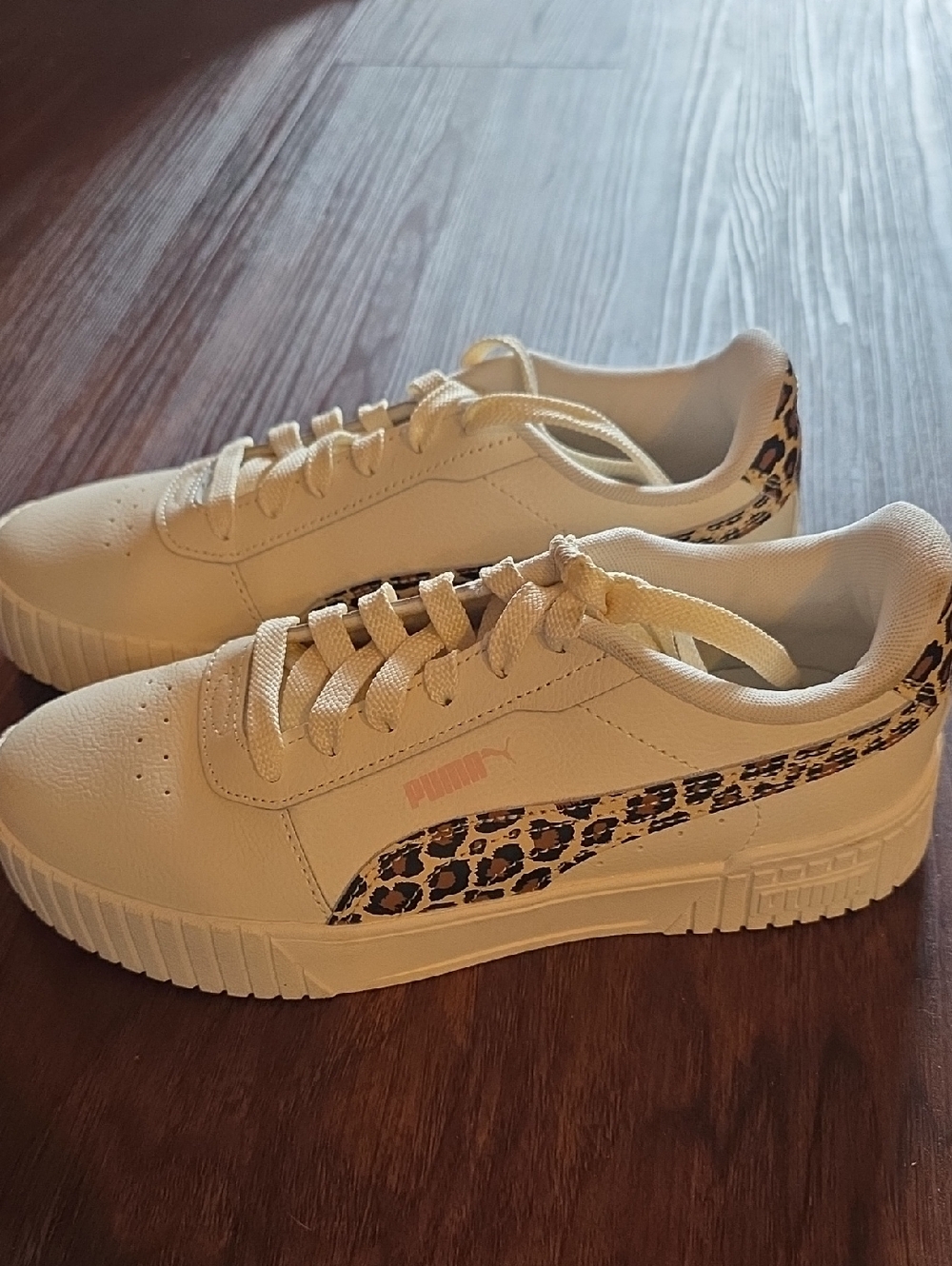 Puma Cream Women's Sneakers with Leopard Print Stripe